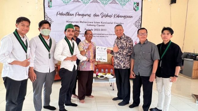 Walikota Minta HMI Komici Fokus Perkaderan dan Tumbuhkan Literasi di Tangsel