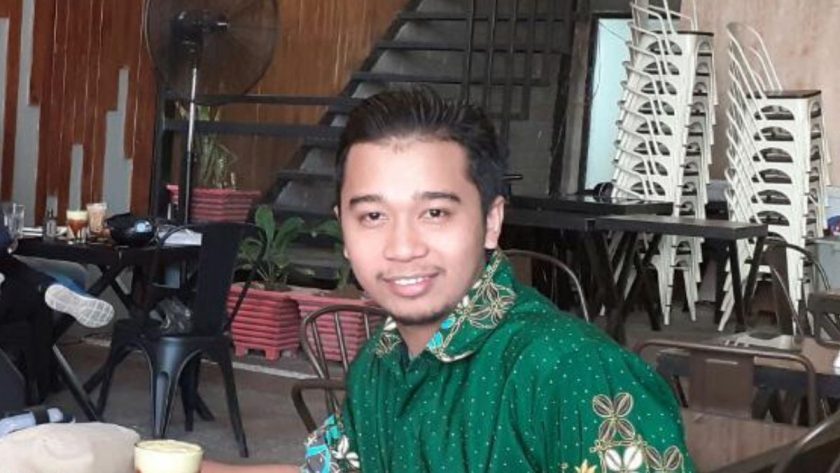 politik kampus putih