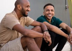 Membangun Hubungan Positif