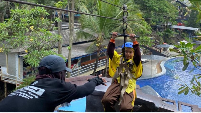 MIM Manis Goes to Makoya