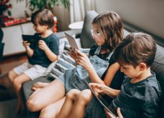 etika bermedia sosial