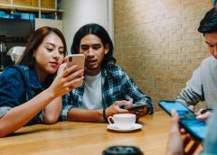 kecanduan media sosial