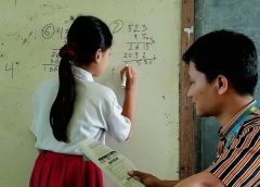 perbedaan guru galak dan guru tegas