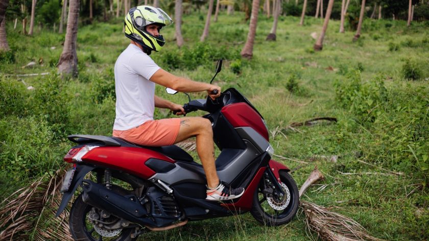 Bodi Motor Berbahan Plastik Awet Hitam Mengkilap, Begini 5 Triknya