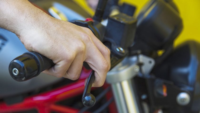 Gas Motor Berat, Ini Nih 5 Penyebabnya!